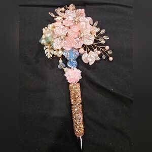 Elegant Pink Floral Pen